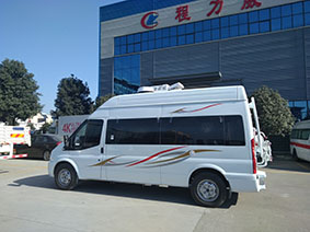 福特新世代全順V348長軸高頂B型房車交付客戶